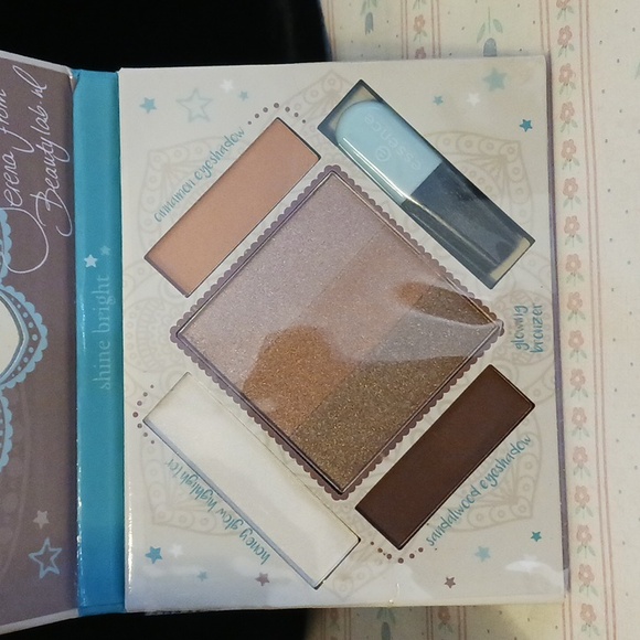 Essence the glow most go on bronzing and highlighting palette. Brand new. - Picture 3 of 4